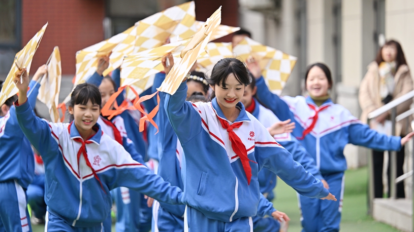策略上同样